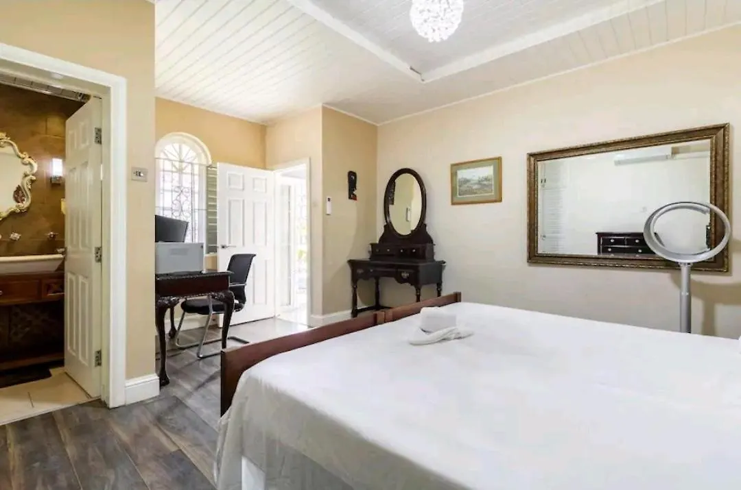 Sleek 4Ppl Apartment, Pool, Parking, Gated, Cctv & Wifi location