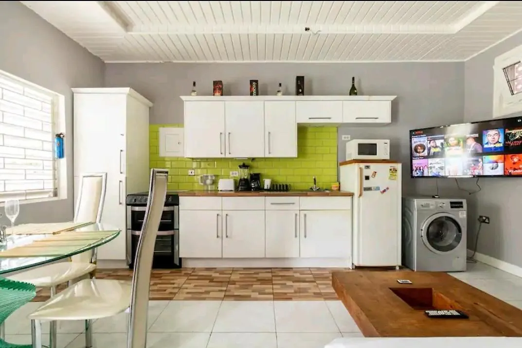 Sleek 4Ppl Apartment, Pool, Parking, Gated, Cctv & Wifi 奥乔里奥斯 公寓